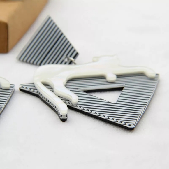 Oversized 80s White Leopard Statement Earrings - Picture 2 of 6